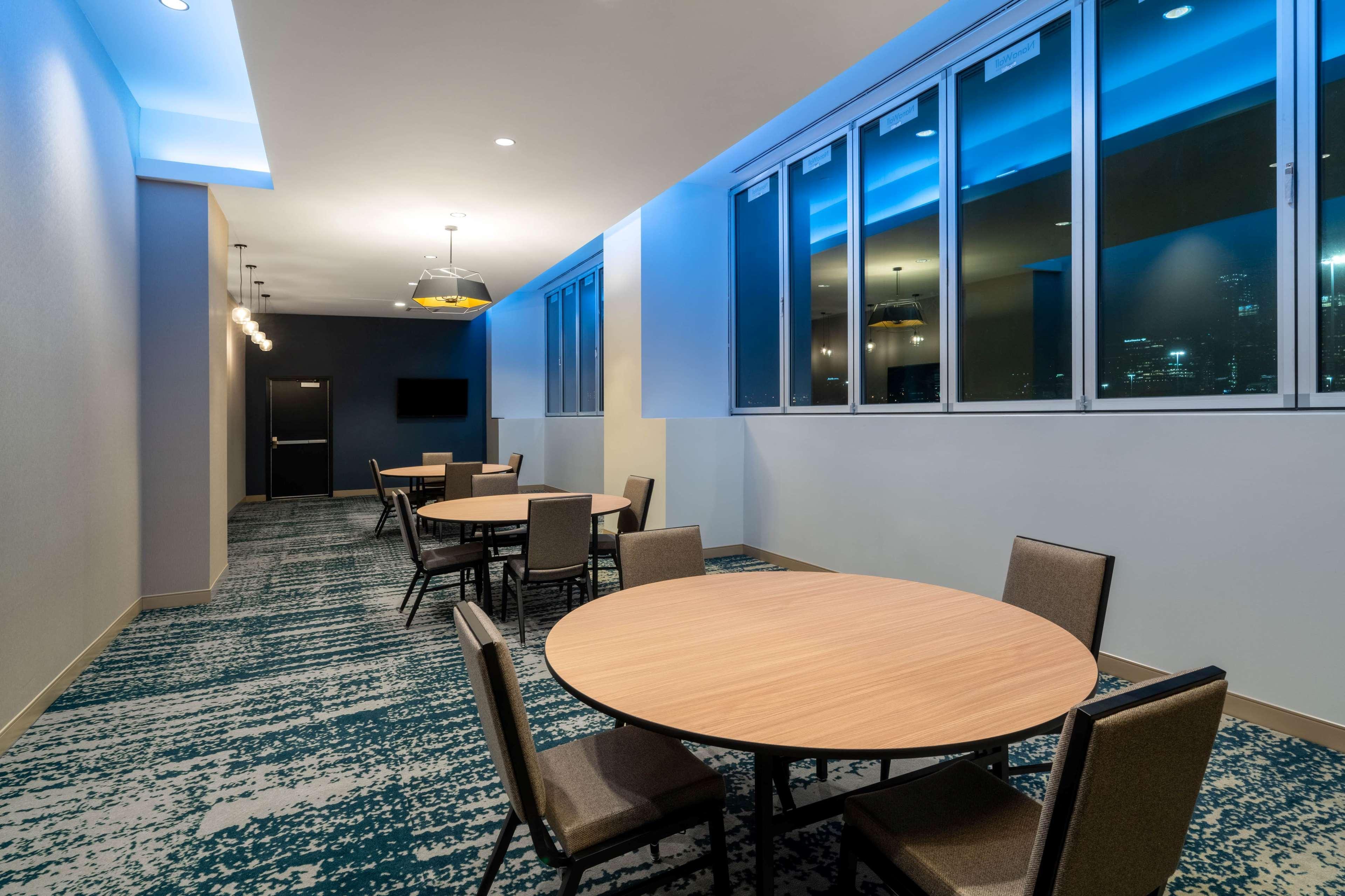 La Quinta Inn & Suites By Wyndham Nashville Downtown Stadium מראה חיצוני תמונה